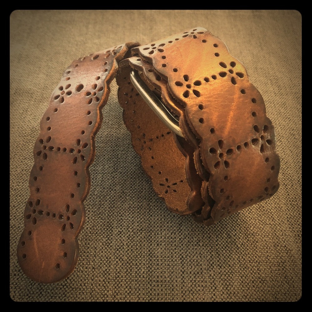 Cute brown belt. Size small